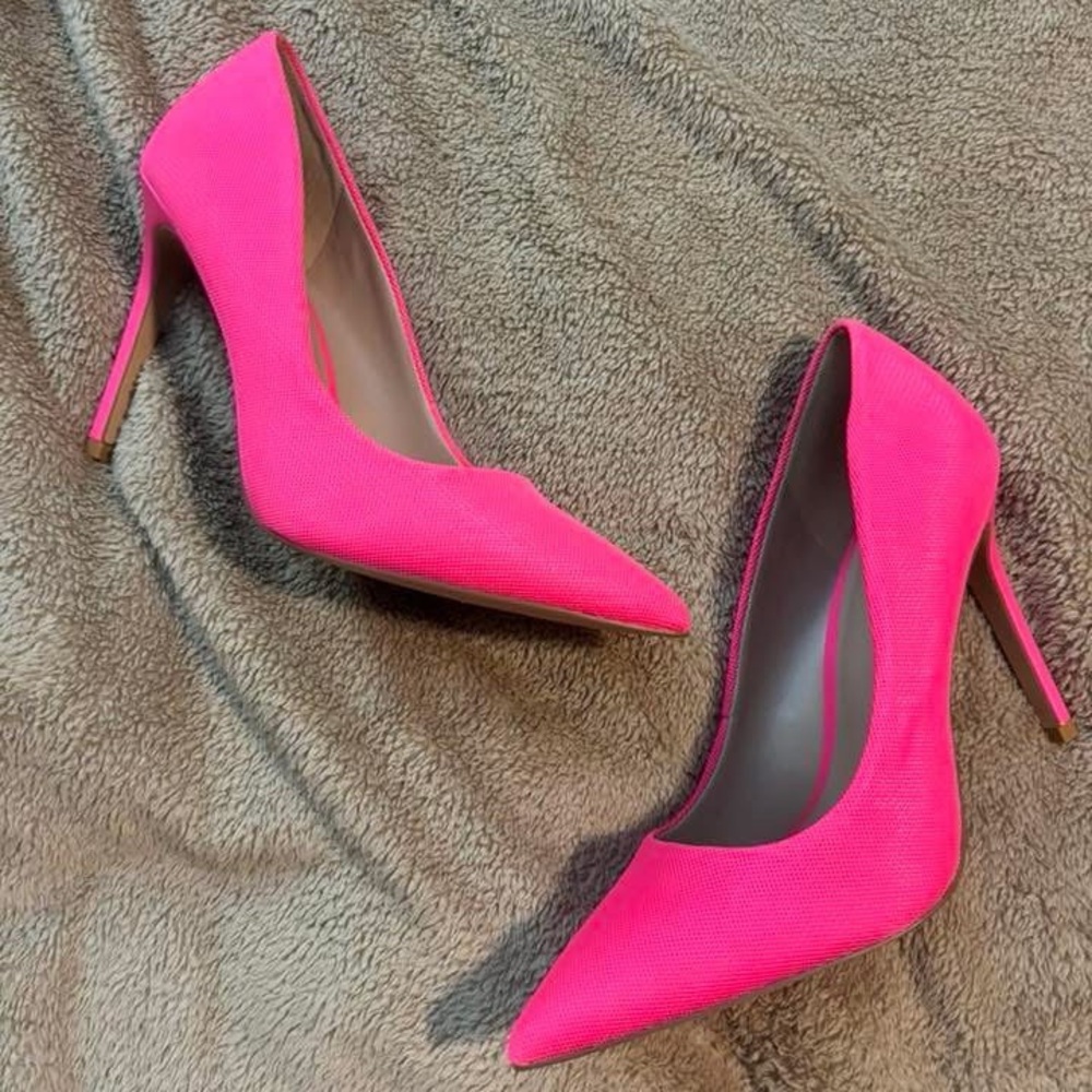 Women’s Hot Pink Pointed-Toe Stiletto Pumps